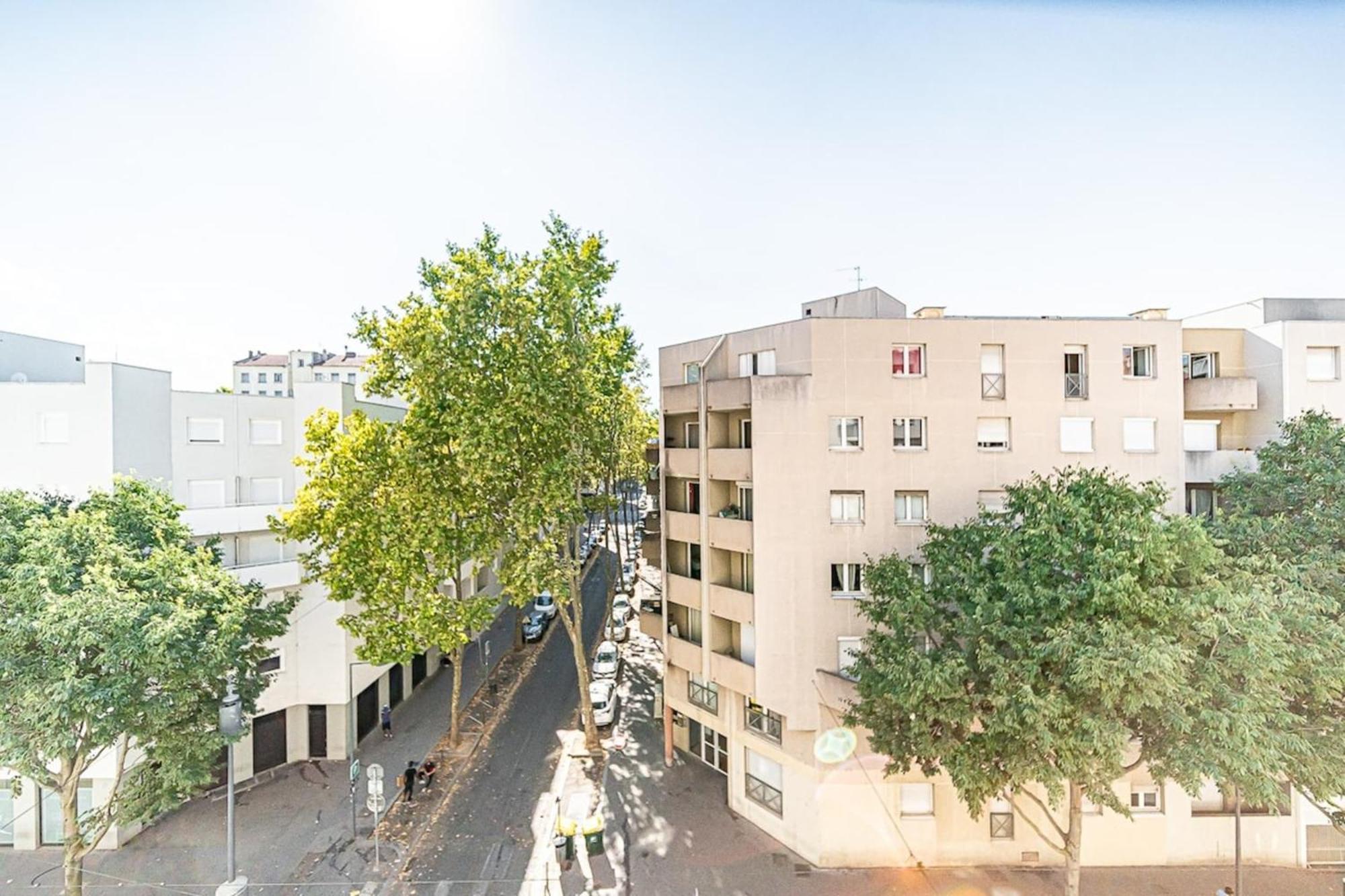Appartement Cosy Avec Balcony And Garage-Charpennes Villeurbanne Exteriör bild
